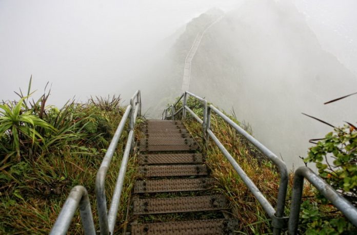 The Ha’ikū Stairway to Heaven or Ha’ikū Ladder0_resize