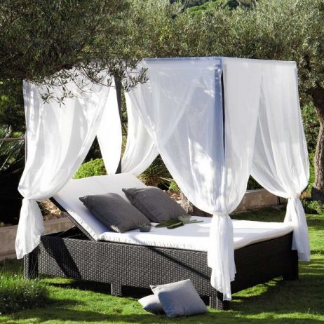 Outdoor Beds That Offer Pleasure, Comfort And Style13
