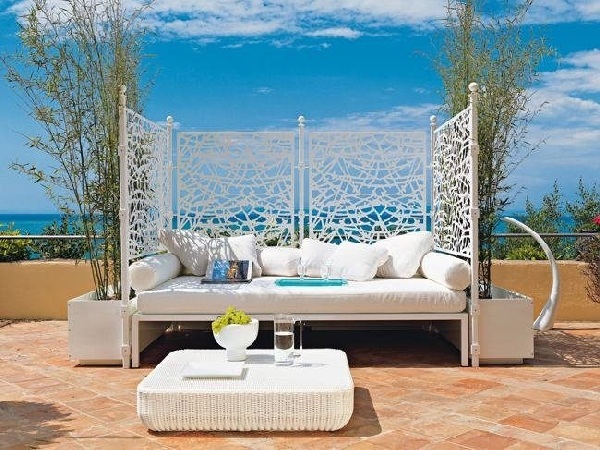 Outdoor Beds That Offer Pleasure, Comfort And Style15