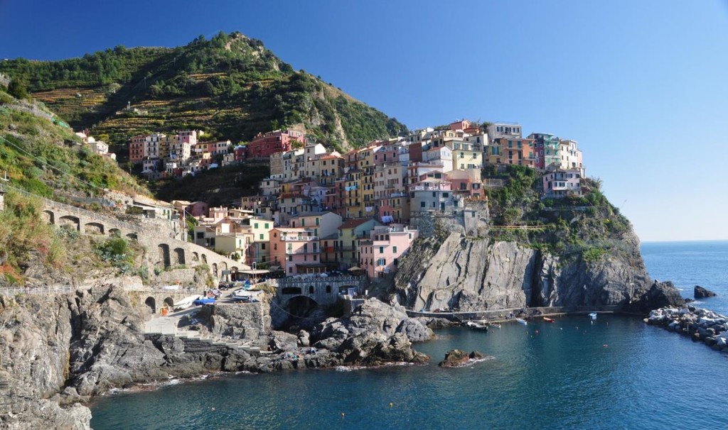 The Cinque Terre is perhaps the best destination to visit with your friends & family.
