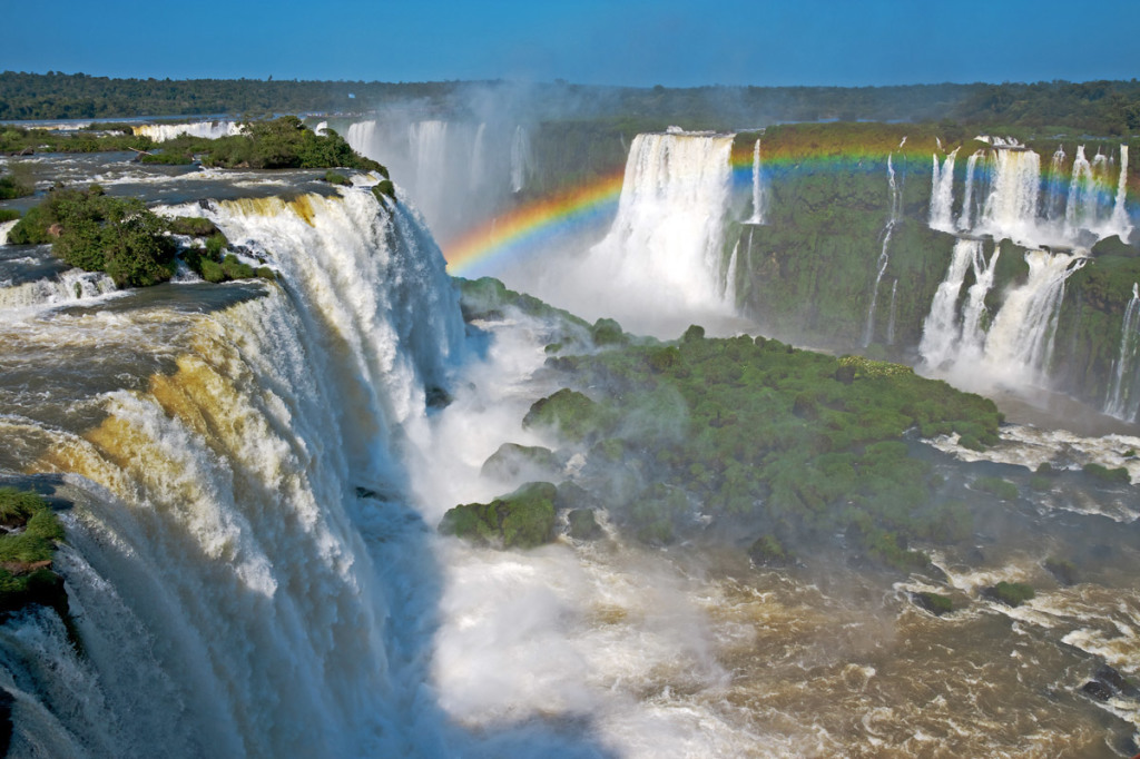The Lost Falls – The Flooded Waterfalls of Guairá. About 20 KM north of the astonishing Iguazu Falls, there’s another natural wonder even more stunning than the Iguazu falls.