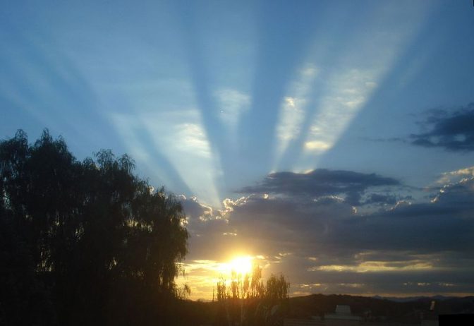 Wide crepuscular rays over Santa Clarita, CA
