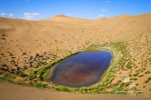 The Amazing Lakes of Badain Jaran Desert - Charismatic Planet