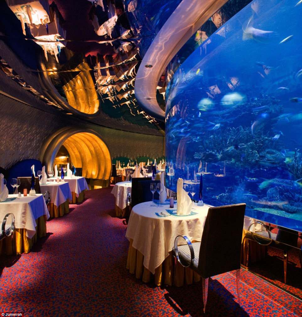 The exciting Al Maharba is centred round a mesmerising aquarium filled with colourful fish and plants, mirroring the Arabian Gulf theme of the Burj Al Arab