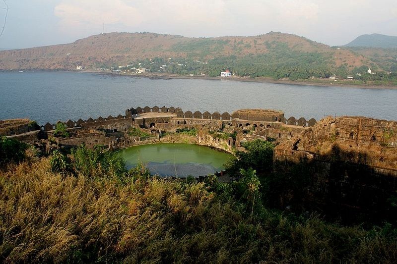 The Murud-Janjira Fort is situated on an oval-shaped rocky island in the Arabian Sea, near the coastal town of Murud, 165 km south of Mumbai, India.