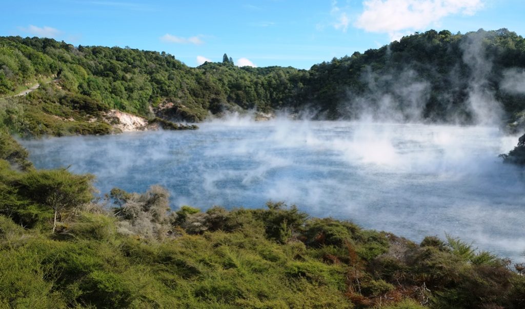 The site of the extinct Waimangu Geyser is located not far from its north-eastern shore.