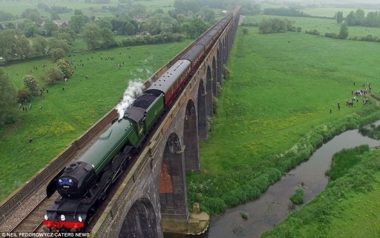 One of most amazing drone footage of the Flying Scotsman steaming across a scenic viaduct is an impressive sight and not just for trains-potters. 