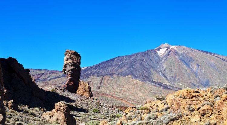 The Roque Chinchado is a unique rock formation; in fact its photographs appeared on 1000 peseta bank notes with Teide in the background. 