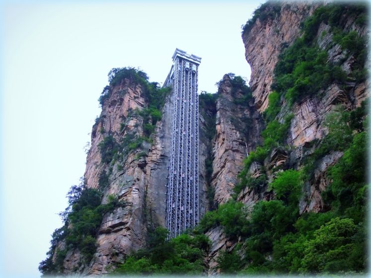 The Bailong Elevator is a glass elevator built onto the side of a huge cliff in the Wulingyuan area of Zhangjiajie, China. 