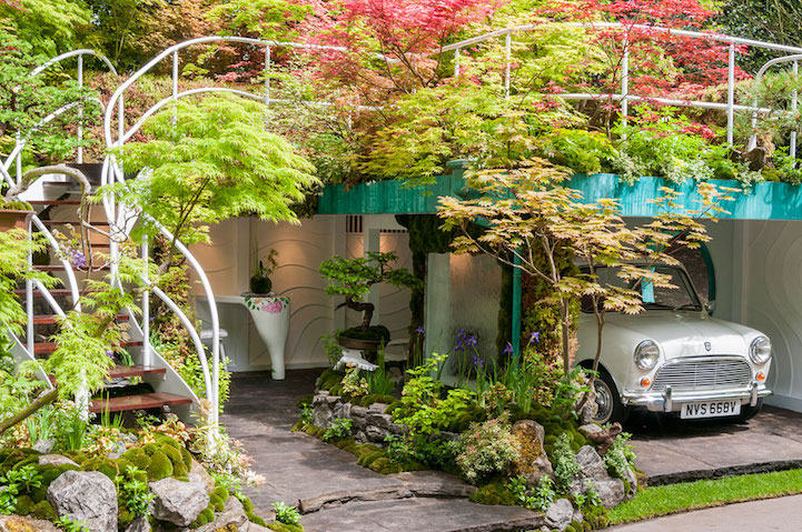 He’s been competing in flower shows since 2004, and more than ten years’ experience behind him to travelling around the world to show his creativeness. 