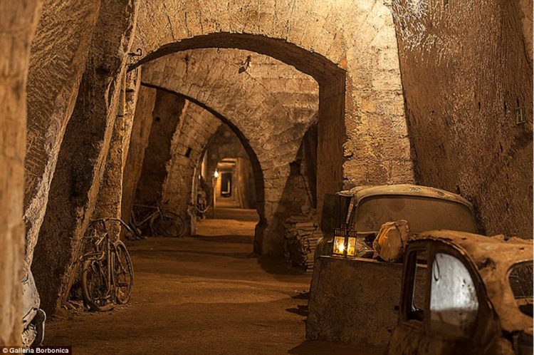Bourbon tunnel was originally designed for King Ferdinand II of Bourbon as an escape route connecting the royal palace and the army barracks in 1853