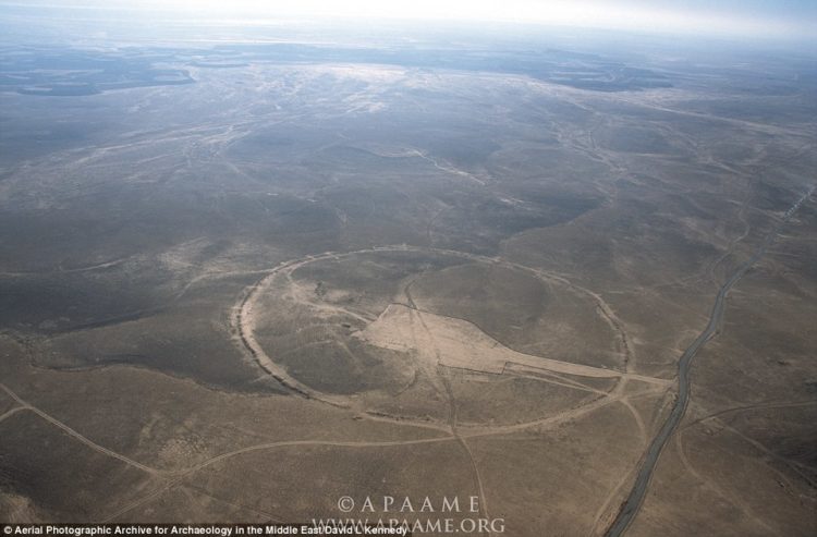 A total of eight big circles have been recorded in west central Jordan, between the Wadi el-Hasa and the edge of the Shara escarpment.