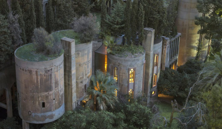 In 1973, Spanish architect Ricardo Bofill purchased a WWI-era cement factory near Barcelona