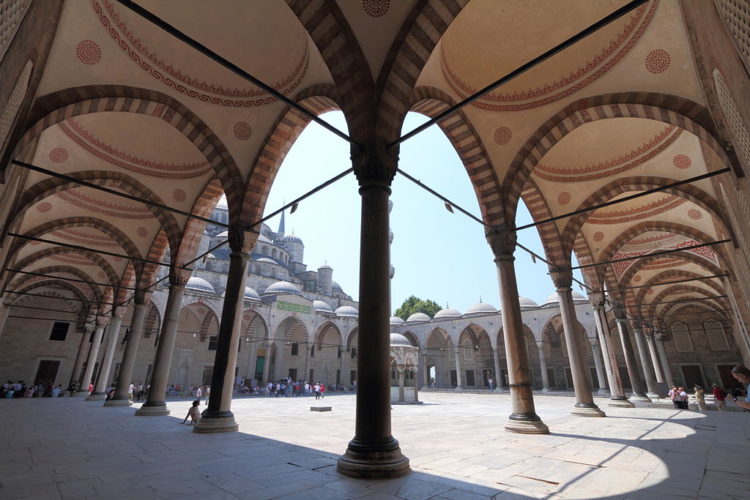 Sultan Ahmad Mosque is surrounded by a continuous vaulted arcade and having ablution facilities on both sides. 