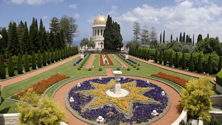 Furthermore, the gardens have elements of the Persian paradise gardens