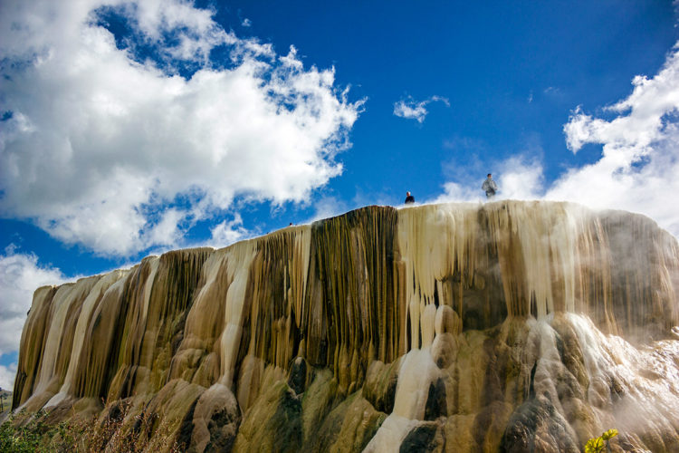 Interesting formations are also several travertine trenches surrounded by walls have been formed by lime-rich thermal water flowing towards the river and precipitating the lime along its way.