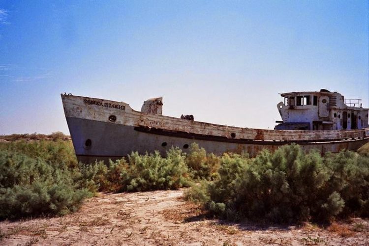 As the scarce few travelers who have traversed this most barren and isolated of landscapes will tell you, it’s perhaps the last place on earth you’d expect to find a flotilla of abandoned ships. Image credit upyernoz