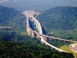 The busiest highway of Brazil Rodovia Dos Imigrantes is a highway in the state of São Paulo, Brazil. The beautiful highway connects the city of São Paulo to the Atlantic coast and with the seaside cities of São Vicente and Praia Grande.