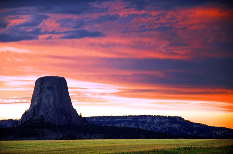 The Devils Tower is also called Mato Tipila, which means “Bear Lodge”. The scared devils tower is an astonishing geologic feature that protrudes out of the prairie surrounding the Black Hills.