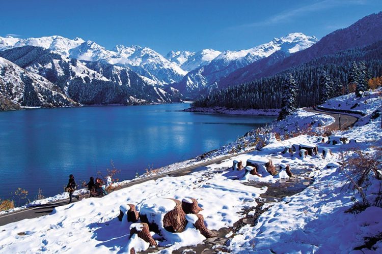 Moreover, there’s obvious difference in temperature in day and in night in Xinjiang and temperature in some scenic spots is maybe lower due to the high elevation or weather change. Thus, it is still essential to take along a coat or woolen sweater to keep warm in summer.