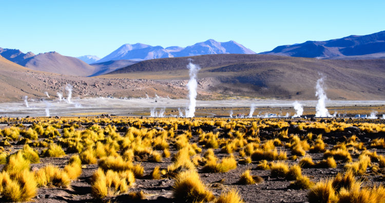 Geothermal power is the energy that comes from the internal heat of the Earth, and where the heat flow from the interior of the globe is sufficiently high can be used both for heating purposes and for the generation of electrical power.