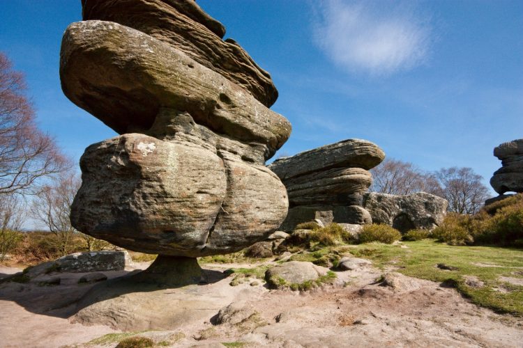 Many of the rock outcroppings reach over 30 meters into the sky, and the protected Brimham Rock area covers more than 400 acres.