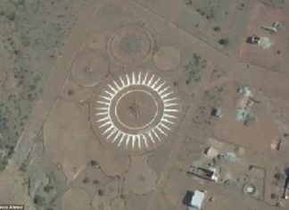 Ovniport – Strange UFO Landing Pad in The Desert of Argentina The fascinating 'UFO landing pad' that has been built in the middle of the Argentinian desert