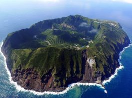 However in Aogashima one can feel great nature that you cannot experience in big cities.