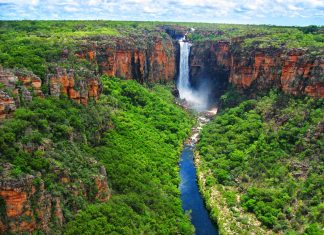 Jim Jim Waterfall: The Natural Scenic Beauty in Kakadu Australia
