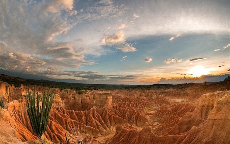 A 330 Square Kilometers desert is second largest arid zone in Colombia after the Guajira Peninsula.