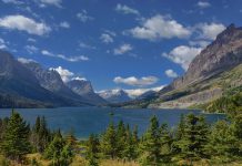 Wild Goose Island – Glacier National Park, Montana Wild Goose Island lies within Saint Mary Lake in Glacier National Park in the U.S. state of Montana. This is tiny Island of just 4,496 feet and rising a mere 14 ft from the surface of lake water.