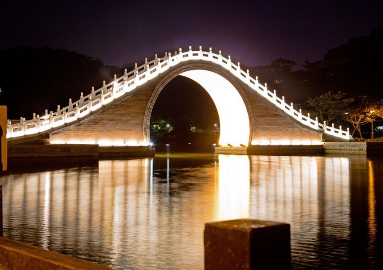 Jade Belt - Traditional Design High Arched Bridge