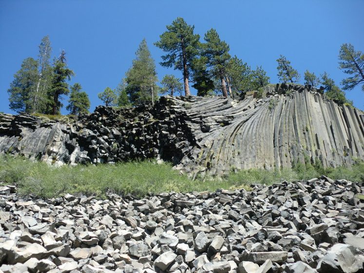 the basaltic columns are not unique, but indeed are impressive. Basalt columns are a common volcanic feature and occur on several scales.