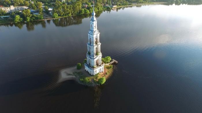 The Kalyazin Bell Tower is a 244 feet Neoclassical campanile over the waters of Volga River opposite the old town of Kalyazin, in Tver Oblast, northwestern Russia. 