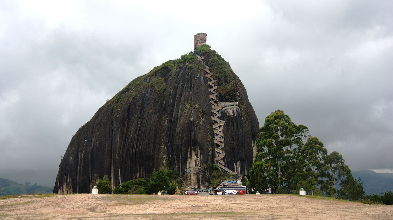 The indigenous South American agricultural tribe Tahamí, former inhabitants of that region, superstitions and worshiped the rock and called it in their language mojarrá or mujará.