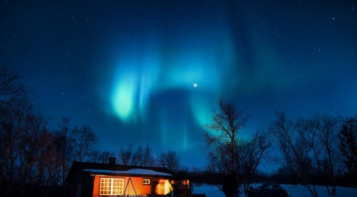 How to Cope With the Winter Blues How to Cope With the Winter Blues The pandemic lockdown has made us all well aware of how constricting it is to remain indoors.