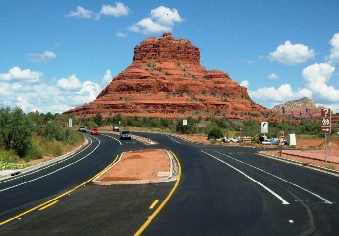Along this pathway, travelers can enjoy fantastic views of Bell Rock as well as Courthouse Butte-two landmarks that are sure to leave an impression on their visitor! 