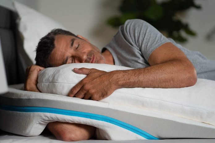 Best Pillow for Side Sleepers? If it’s also your favored position, a good mattress should provide the support and cushion necessary for proper spine alignment.