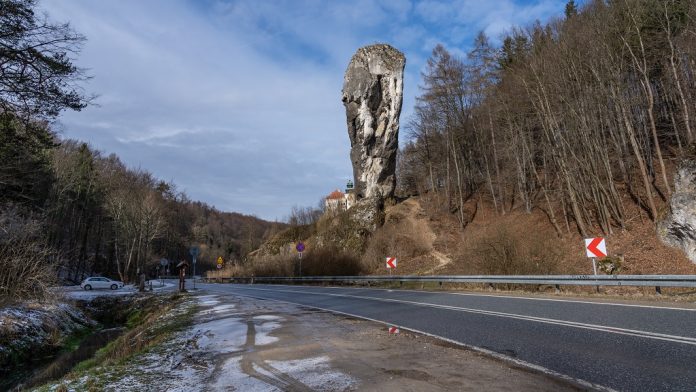 Landscape and nature make the Pradnik Valley an attractive destination for tourists. There is definitely merit in planning a trip here, especially during autumn.