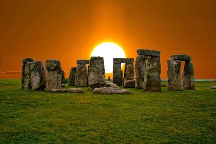 Solstice at Stonehenge 3