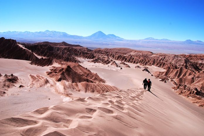 The subsidence vast the Atacama Desert is stretching more than 40,000 square miles (103,600 km2), an expanse larger than the country of Greece.