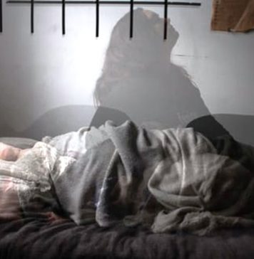 What is Insomnia and How to Deal with It Naturally What is Insomnia and How to Deal with It Naturally? One of the most common symptoms of insomnia is being unable to fall asleep.