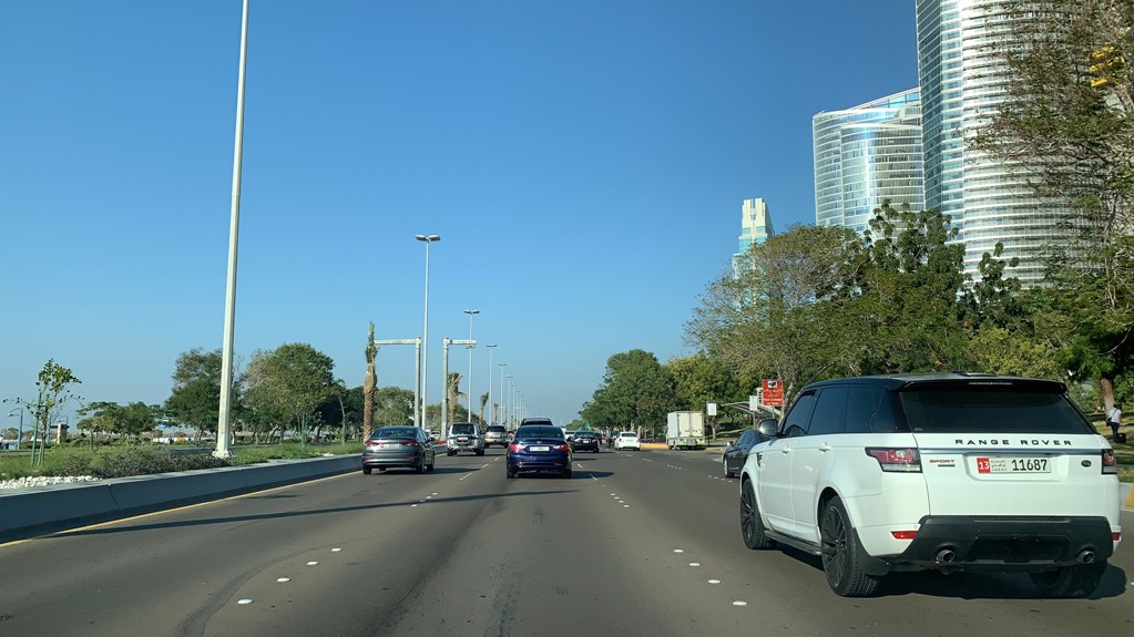 Abu Dhabi Corniche wide road 
