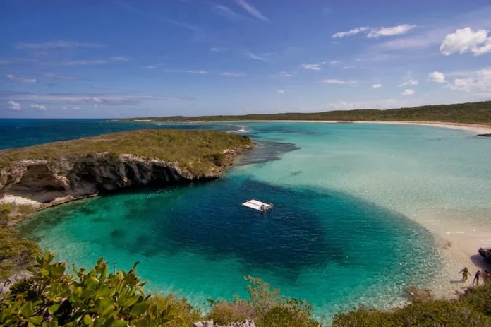 Deans Blue Hole – Second Deepest Blue Hole in the World 2 Dean's Blue Hole