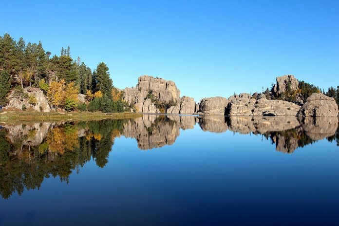 Custer State Park, South Dakota, hosts a magnificent Sylvan Lake, which can be found in the Black Hills.