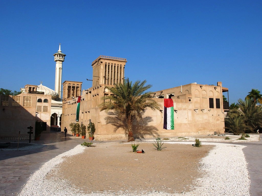 The Bastakiya in Dubai – Its town Al Bastakiya was primarily built by wealthy Persian Merchants who were attracted to Dubai because of the abundant trade opportunities and incentives provided by the Emirati government.