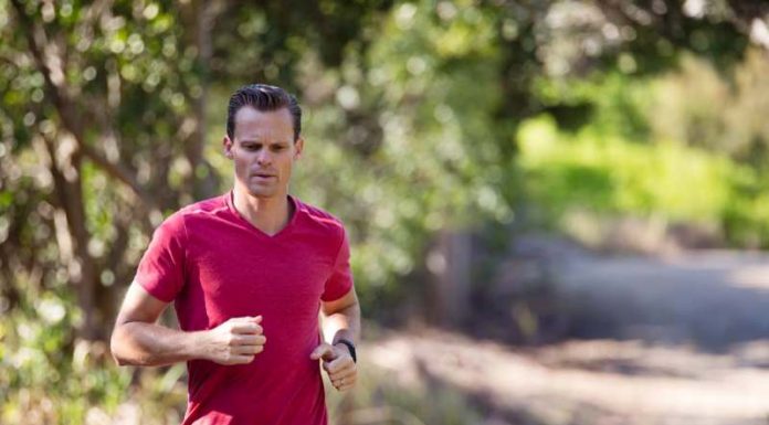 Eat to Run or Run to Eat? Eat to Run or Run to Eat