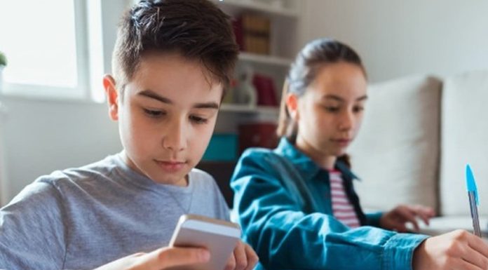 Positive Effects of Social Media on Student Life Positive Effects of Social Media on Student Life