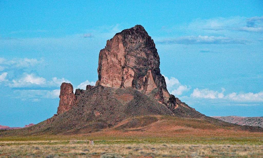 There is a belief that if this butte fell, the world would come to an end, according to Navajo teachings. Turkey Butte is another name for it.