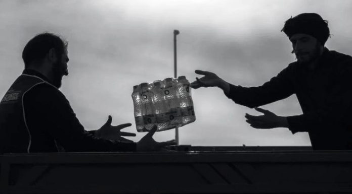 Maintaining a balance between work and play Maintaining a balance between work and play is very important these days. Balance and maintaining equilibrium are the keys to living a happy and fulfilling life. The problem arises when you focus on one thing too much in either direction.